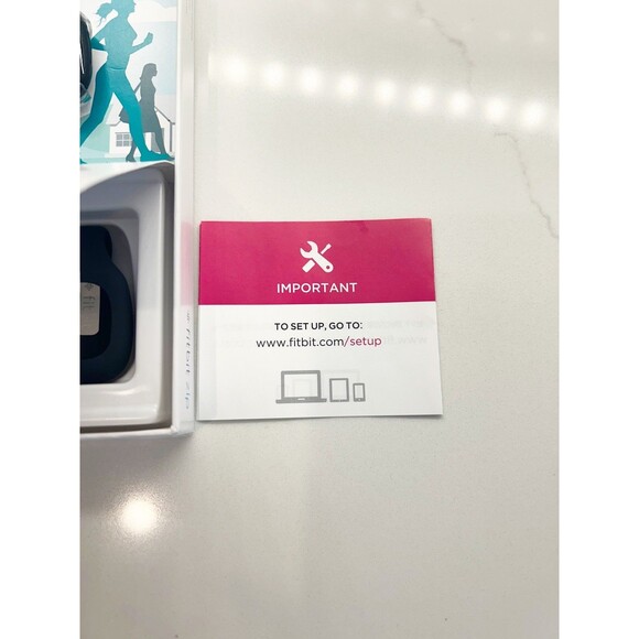 FITBIT ZIP WIRELESS ACTIVITY TRACKER FB301C - BLACK - BRAND NEW - Picture 5 of 6